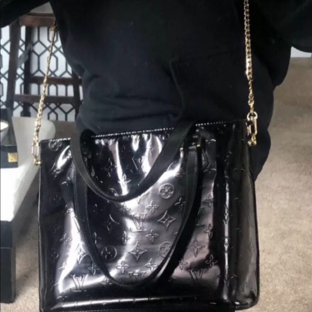 Louis Vuitton Vernis Handbag Beautifully dyed Black